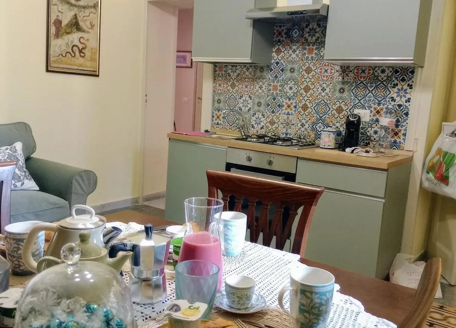 Bright 2-Bedroom Apartment Near Napoli Naples