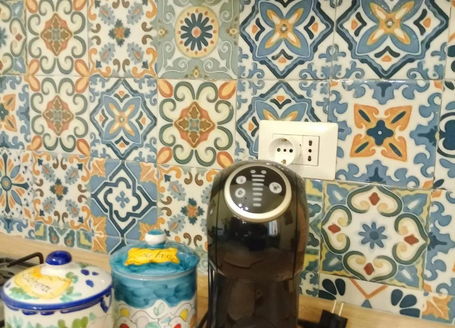 Bright 2-Bedroom Apartment Near Napoli